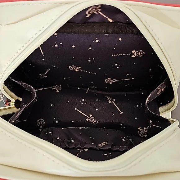 Hello Kitty Make Up Pouch - Picture 4 of 4